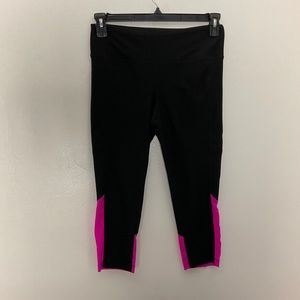 Moret Ultra | Black Cropped Capris Leggings | Size Medium | Athletic Workout